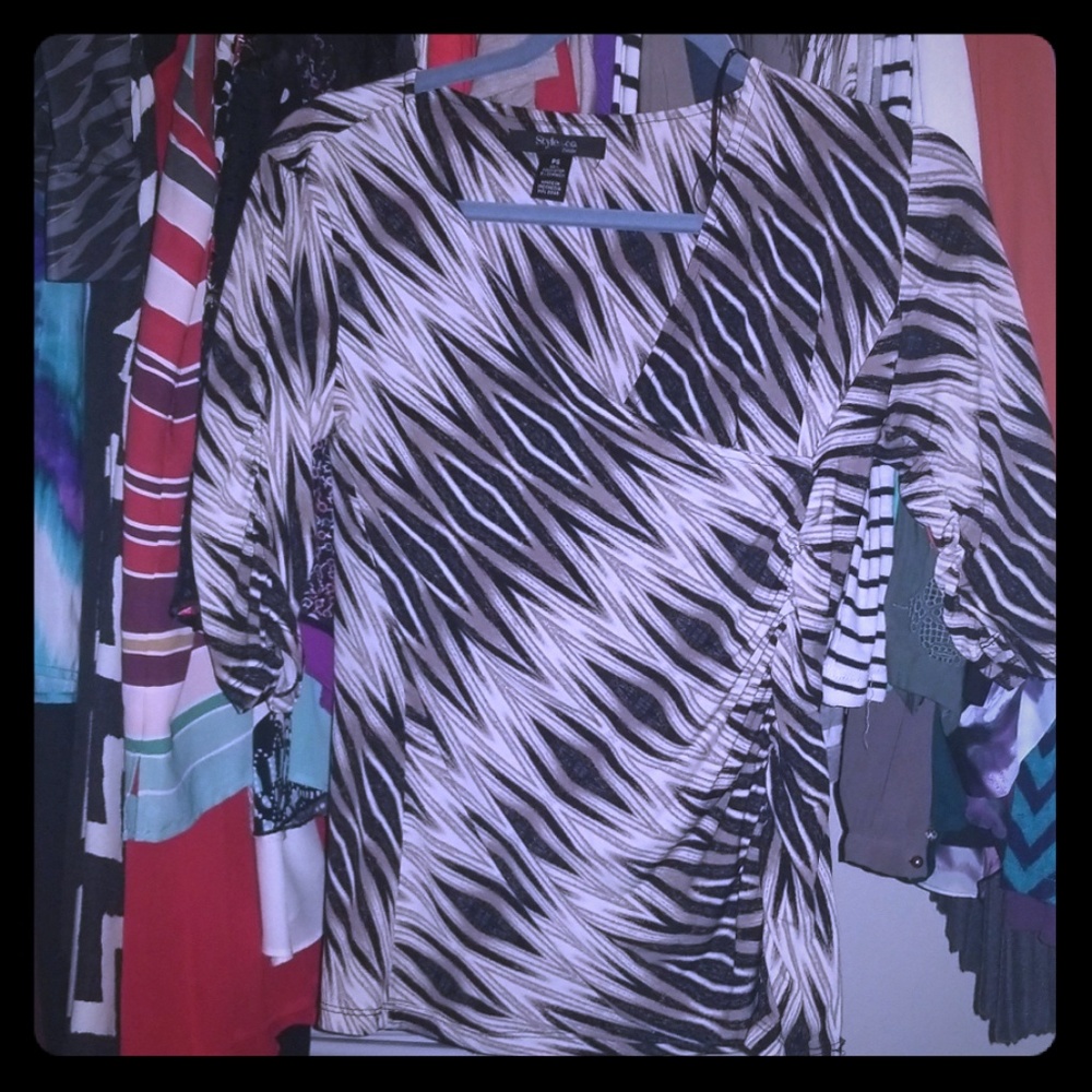 Dressy V neck cropped top